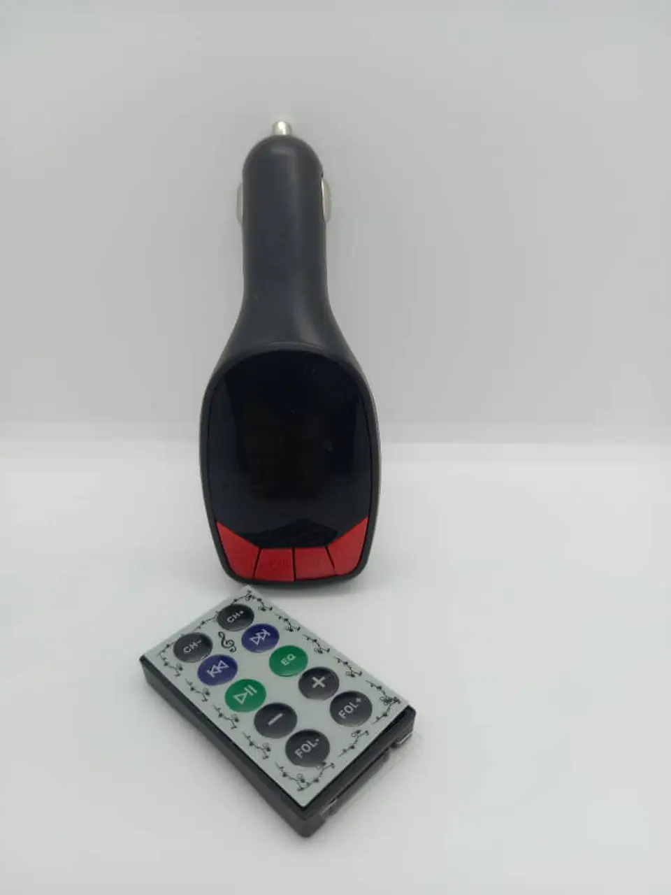 Transmisor de frecuencia FM y Mp3(usby aux) con pantalla led y 12