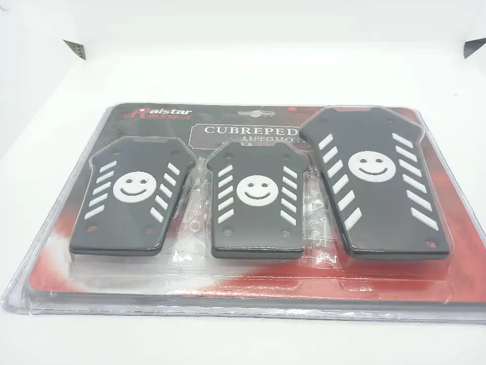 Set cubre pedales carita feliz, 3pzs - Negro/Blanco 6