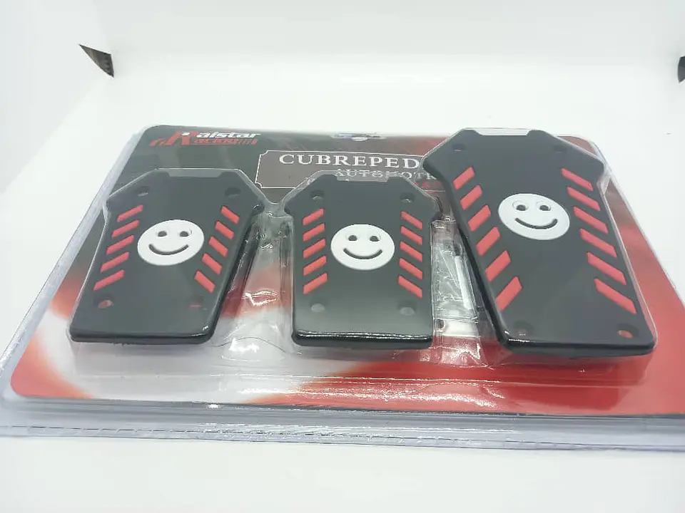 Set cubre pedales carita feliz, 3pzs - Negro/Rojo 6