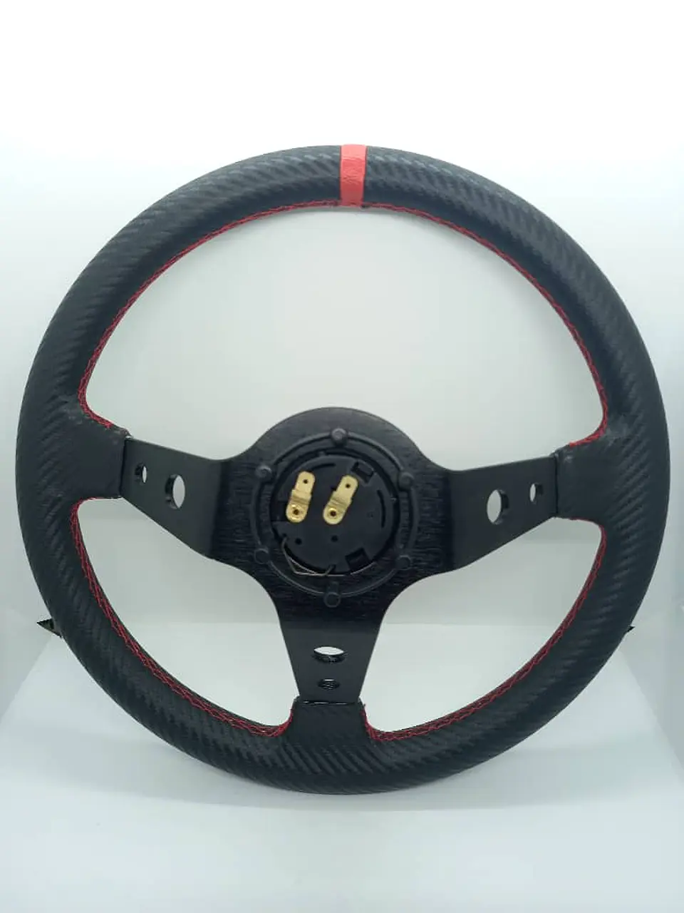 Volante deportivo Momo 35cm (agujeros) - Centro Negro, línea Roja 11
