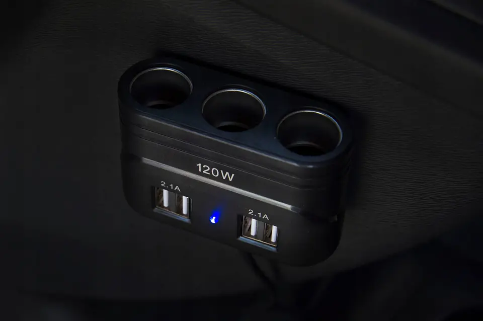 Adaptador Splitter Multienchufe con 3 Tomas de Corriente tipo 4