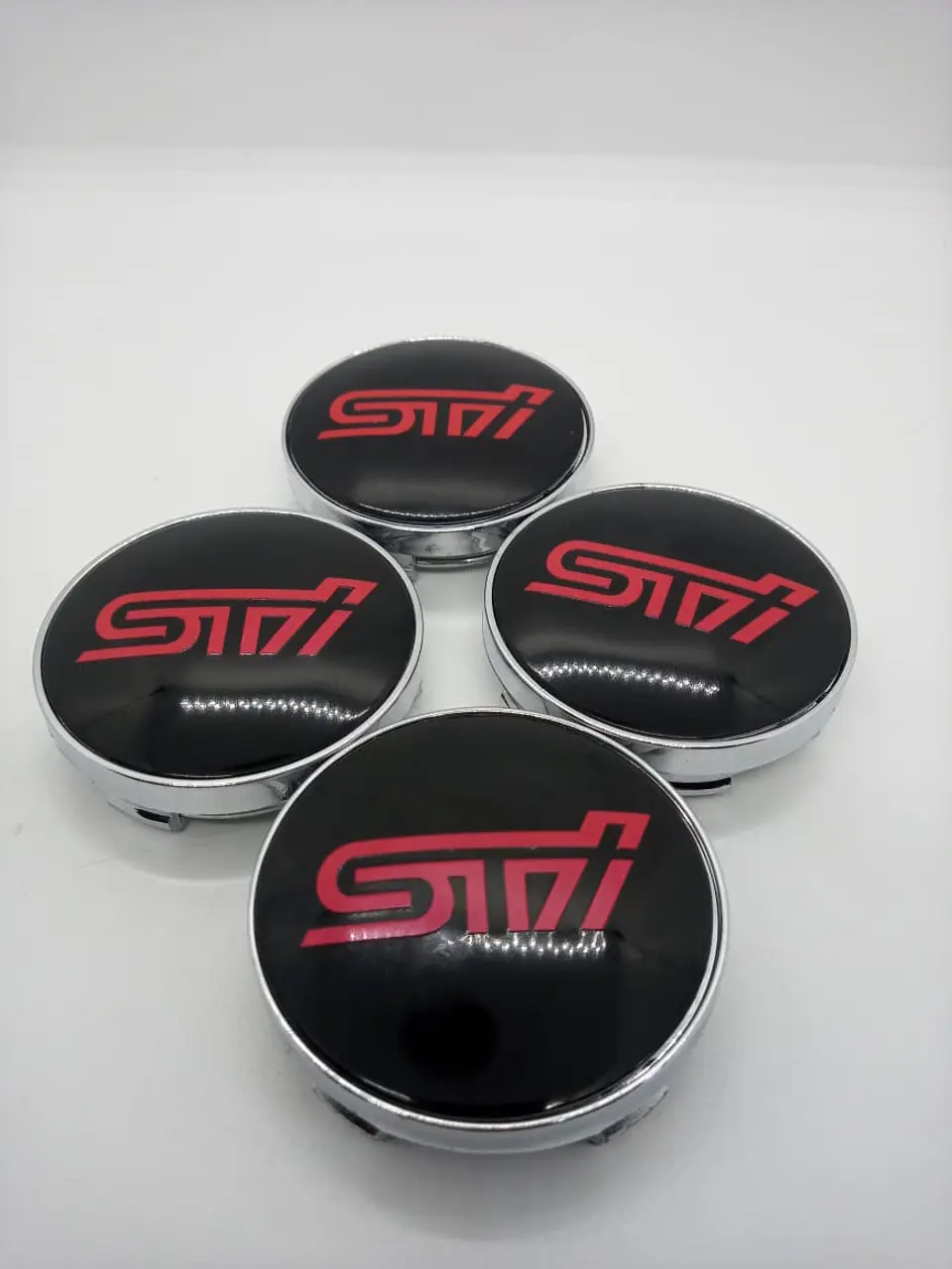 Set X4 Tapa centro de Llantas de autos universal STI NEGRO CON ROJO 6
