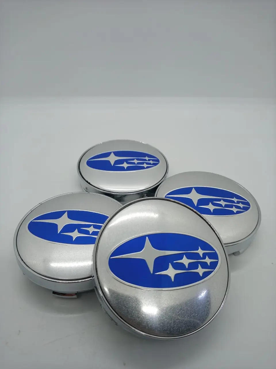 Set X4 Tapa centro de Llantas de autos Subaru PLATA AZUL universal 2