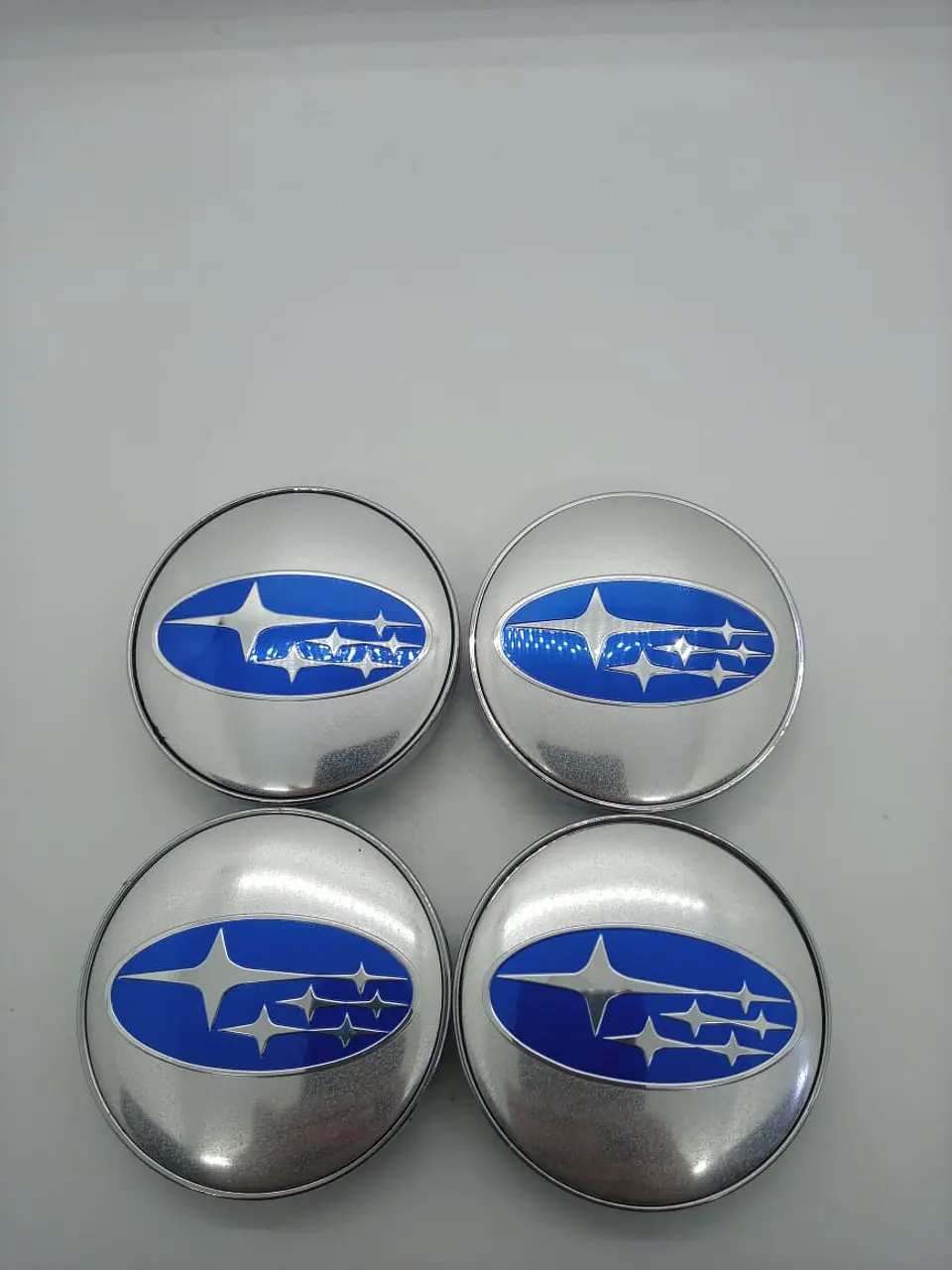 Set X4 Tapa centro de Llantas de autos Subaru PLATA AZUL universal 3