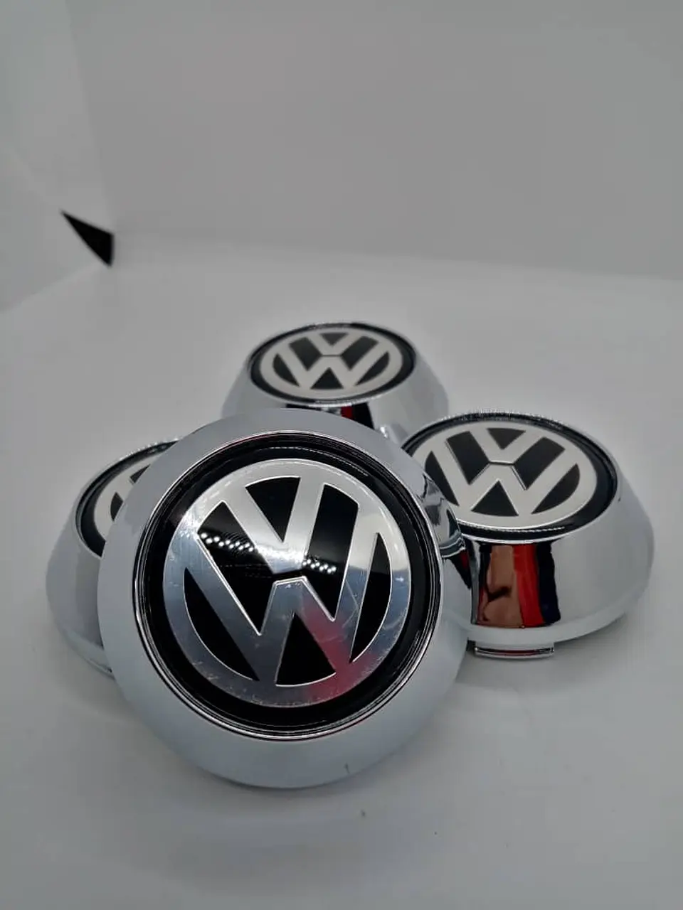 X4 Tapa centro de llantas de auto tunning conica marca Volkswagen 9