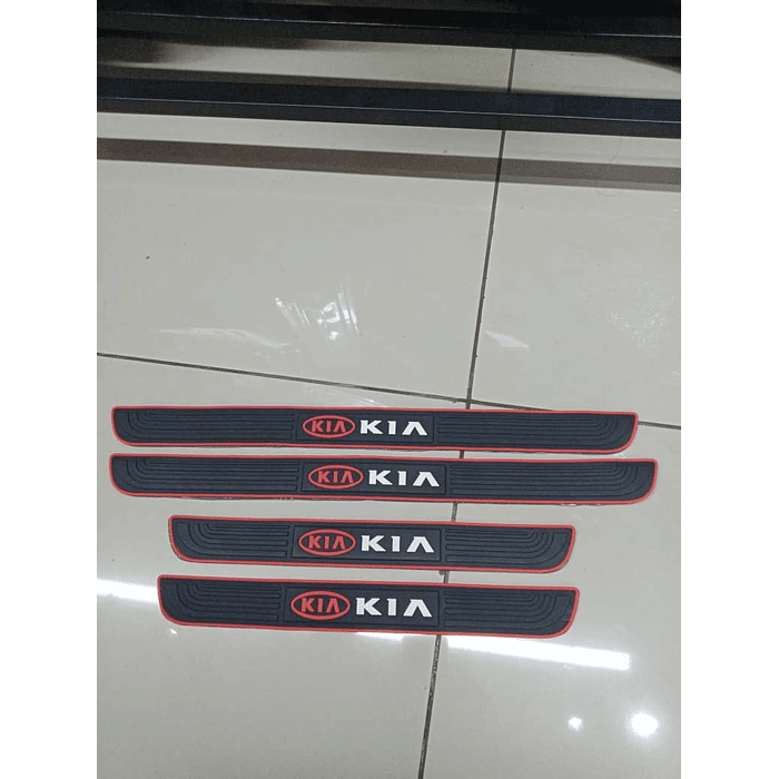 X4 Goma Pisadera multifunción cubre socalos kia protector para autos universal 2x 51.5 x4cm 2x37cm x4cm  precio 11990 pesos 8