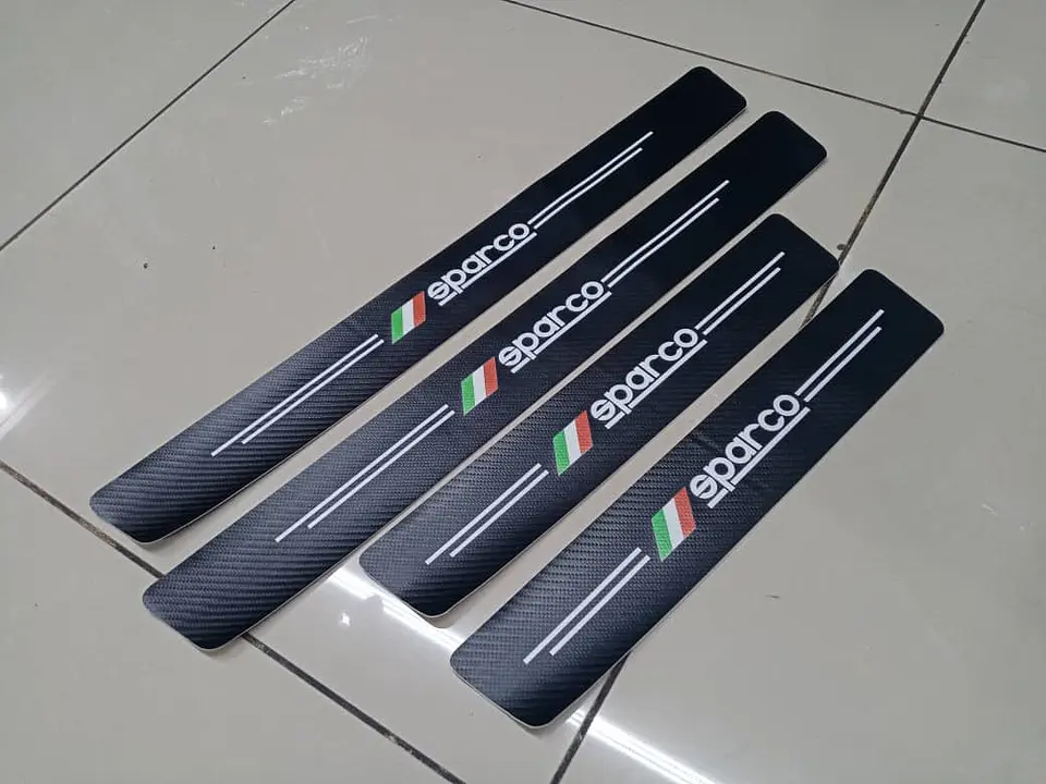 Cubre socalo/pisadera fibra carbono antiarañazos, 4pzs - Sparco 2