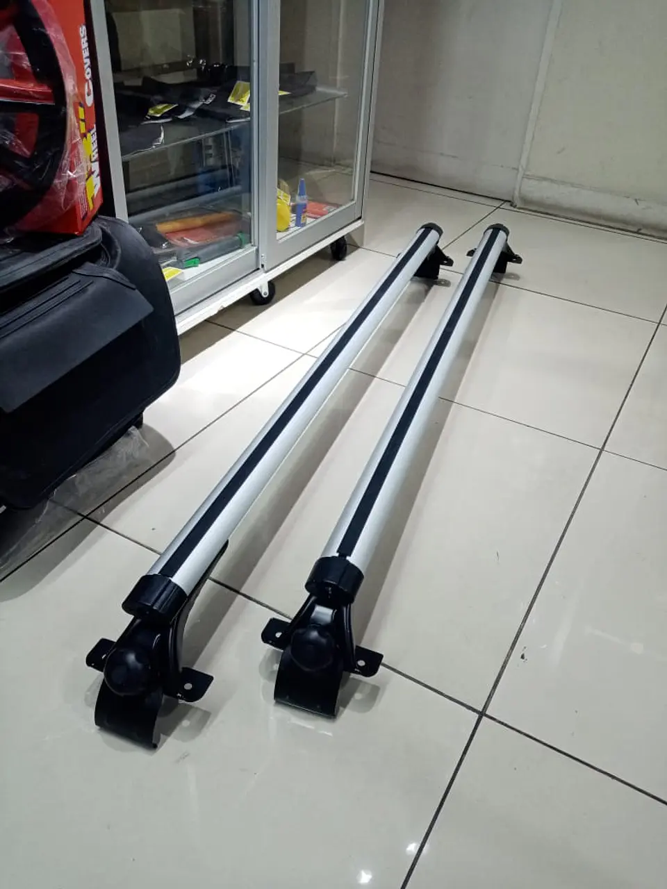 Barras Portaequipaje de aluminio para autos suv y Jeep 16