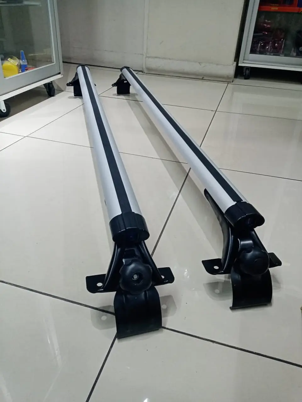 Barras Portaequipaje de aluminio para autos suv y Jeep 17