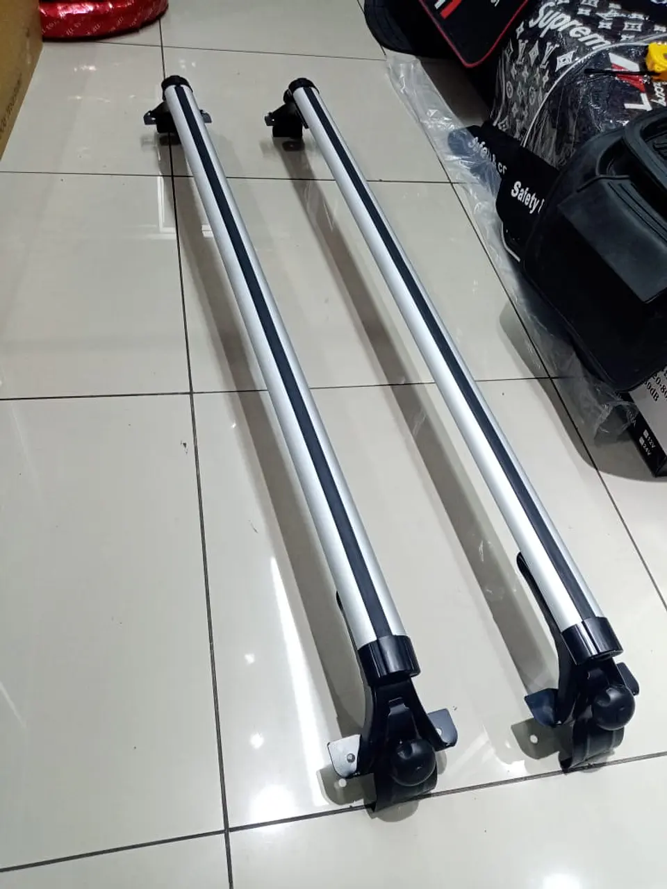 Barras Portaequipaje de aluminio para autos suv y Jeep 22