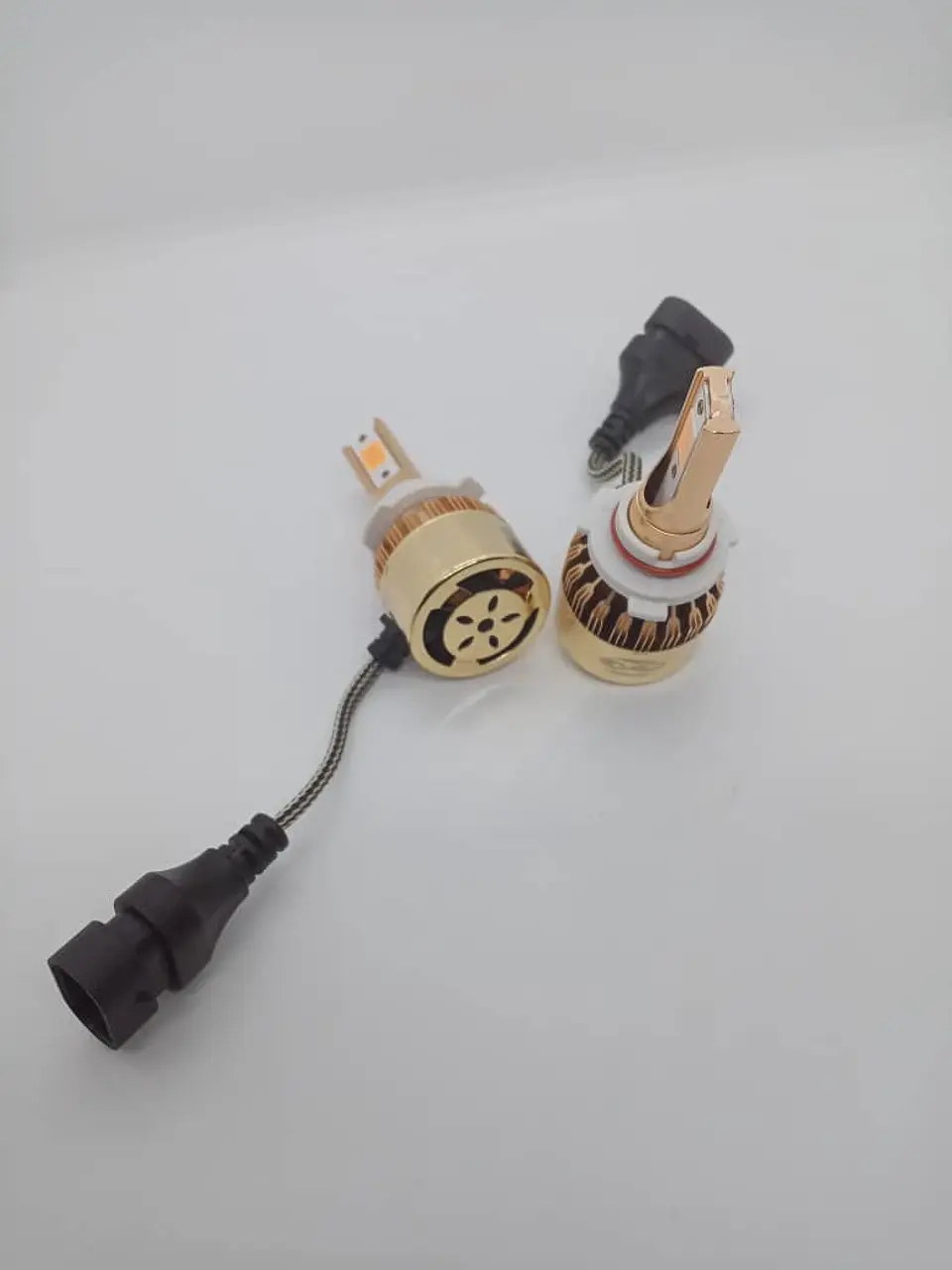 Par Ampolletas turboled 9005 9006 12.000Lm 100watts 12V color rosado 10