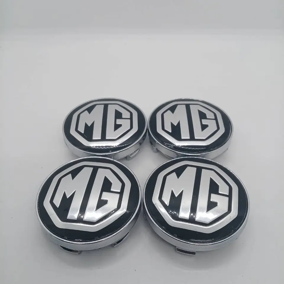 Set x4 Tapa centro de llanta MG negra con letra plata 1