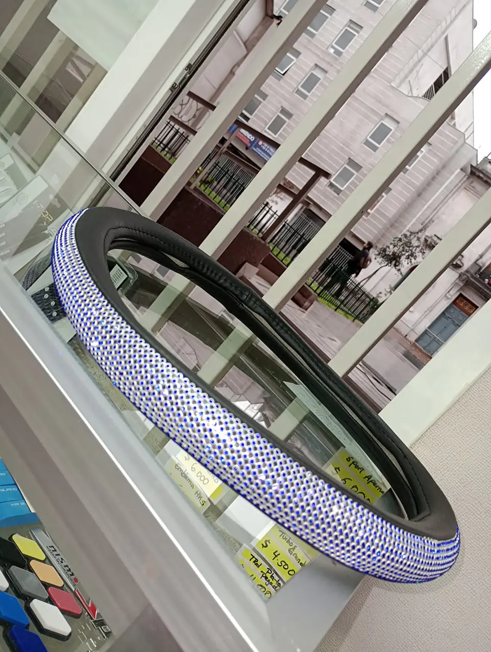 Cubre volante para damas con imitación de diamantes azul 1