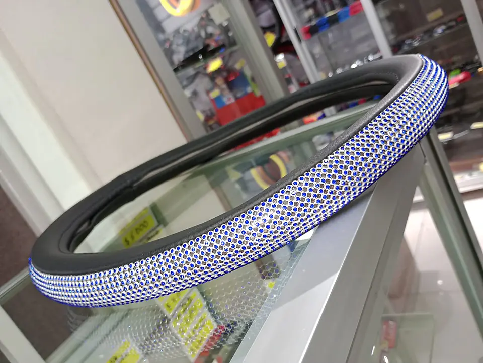 Cubre volante para damas con imitación de diamantes azul 3