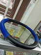Forro cubre volante de autos negro y azul - Miniatura 1