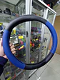 Forro cubre volante de autos negro y azul - Miniatura 3