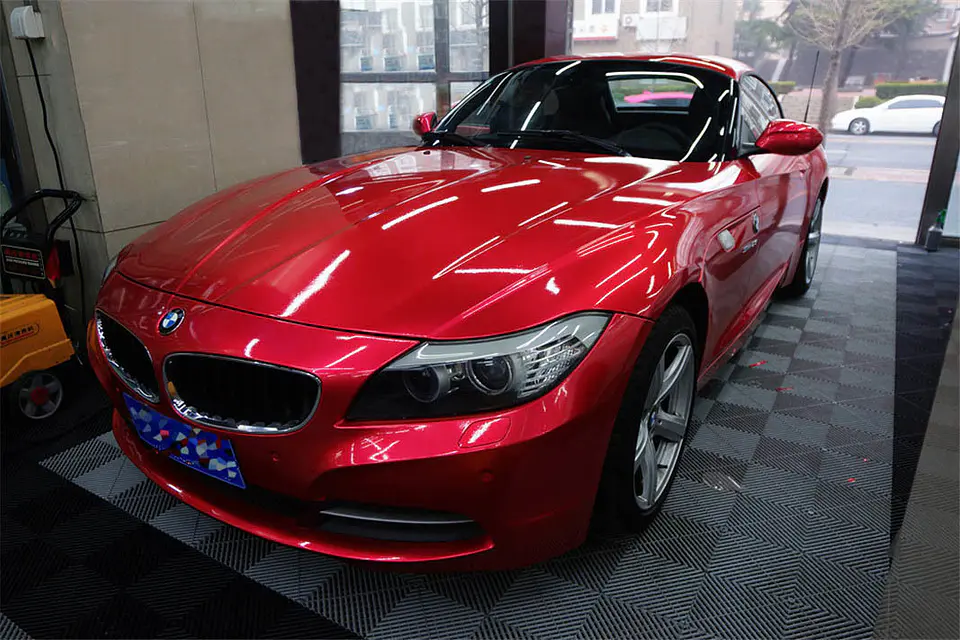 Papel vinilo adhesivo decorativo para wrapping de autos rojo candi 3