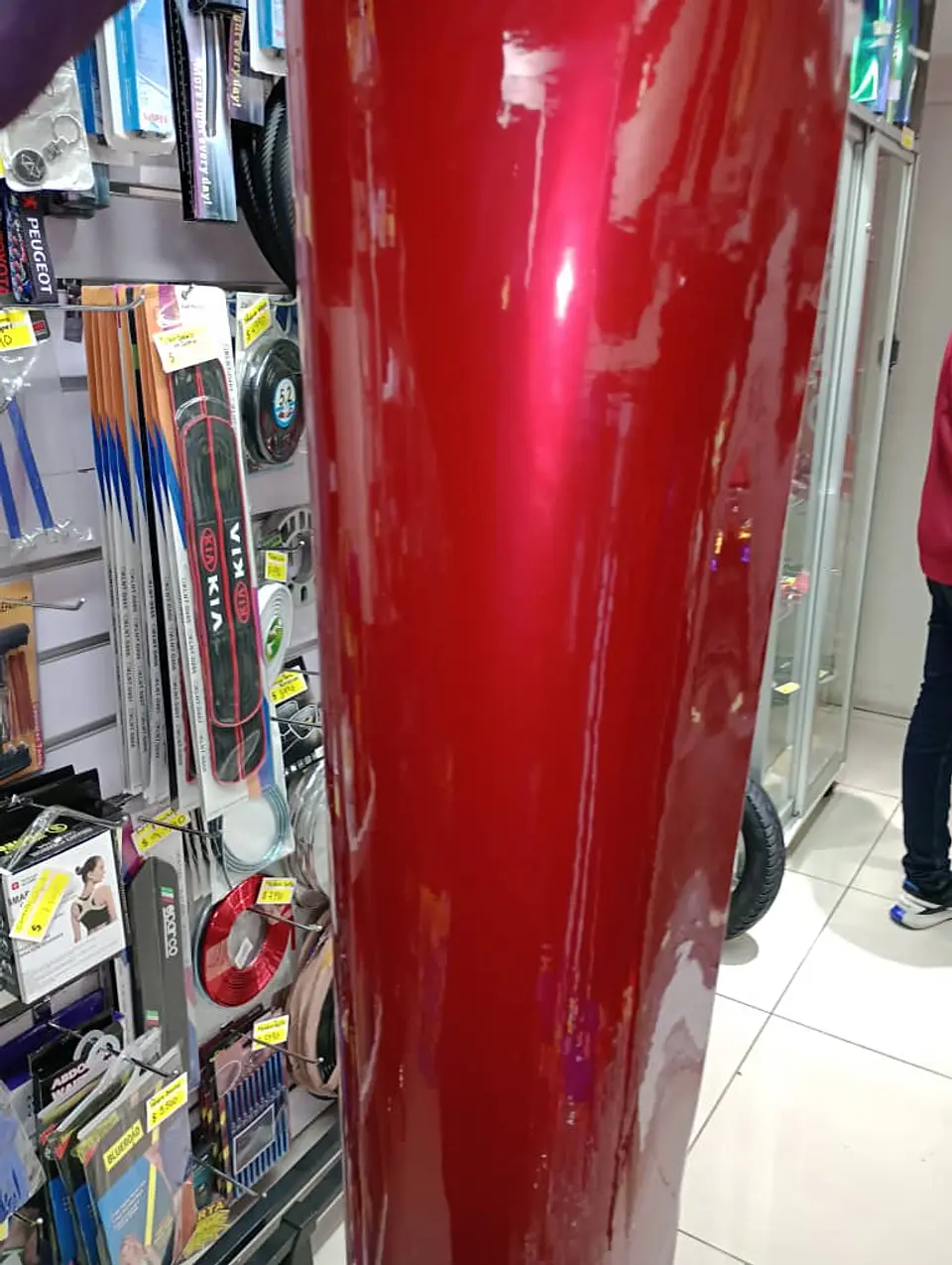 Papel vinilo adhesivo decorativo para wrapping de autos rojo candi 9