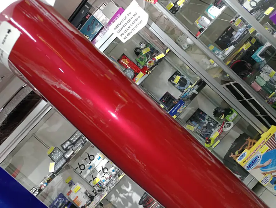 Papel vinilo adhesivo decorativo para wrapping de autos rojo candi 10