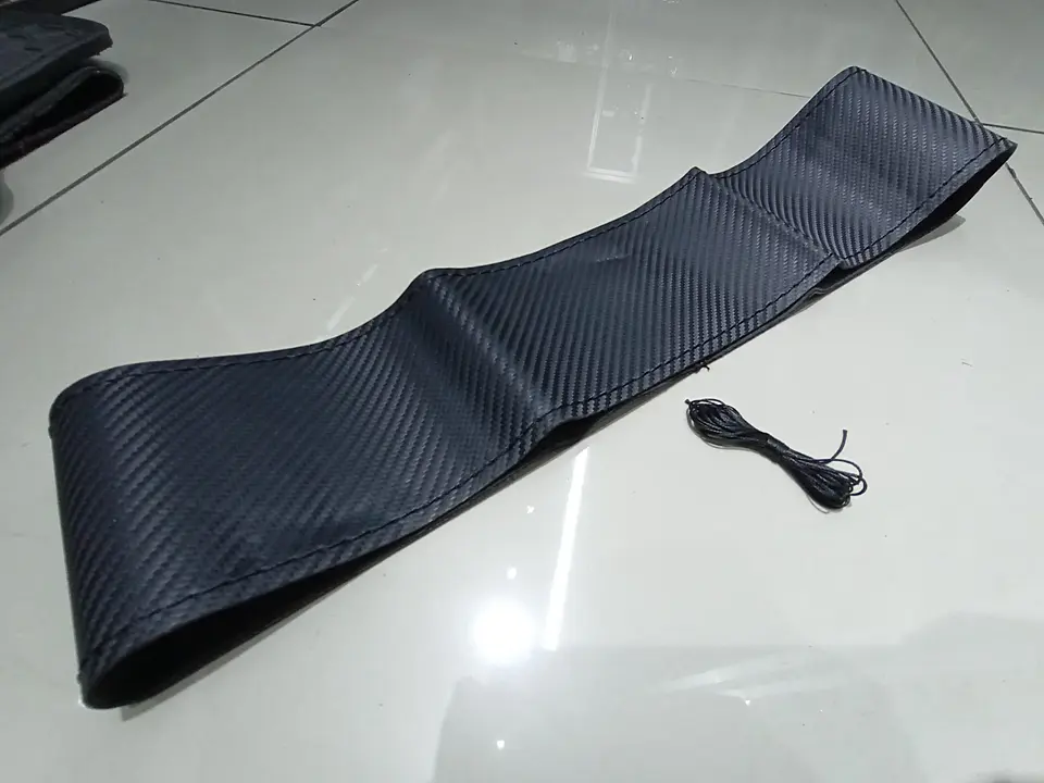 Forro volante cosido hilo Negro carbono 9