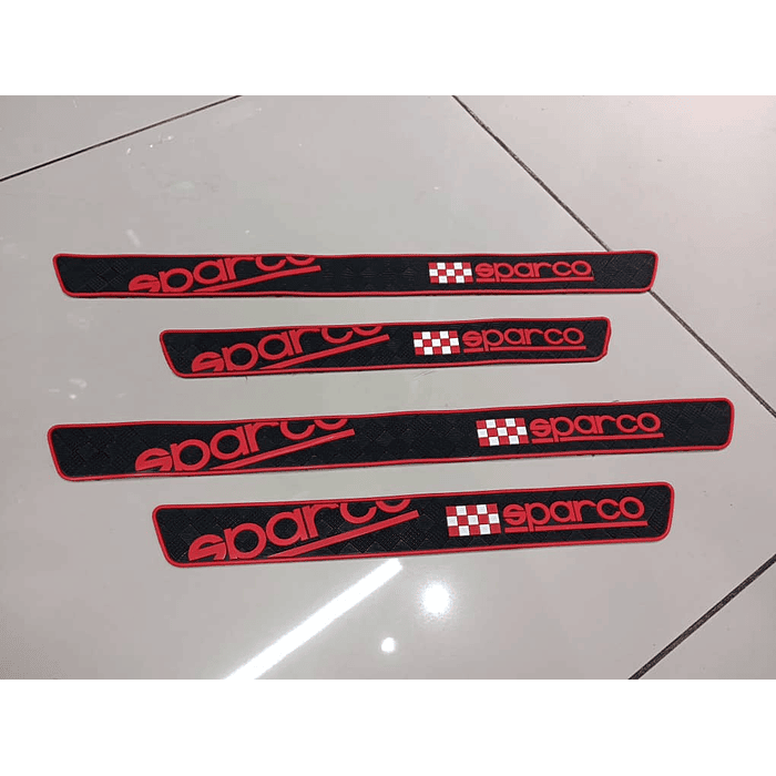 X4 Goma Pisadera multifunción cubre socalos sparco negro con Rojo  6