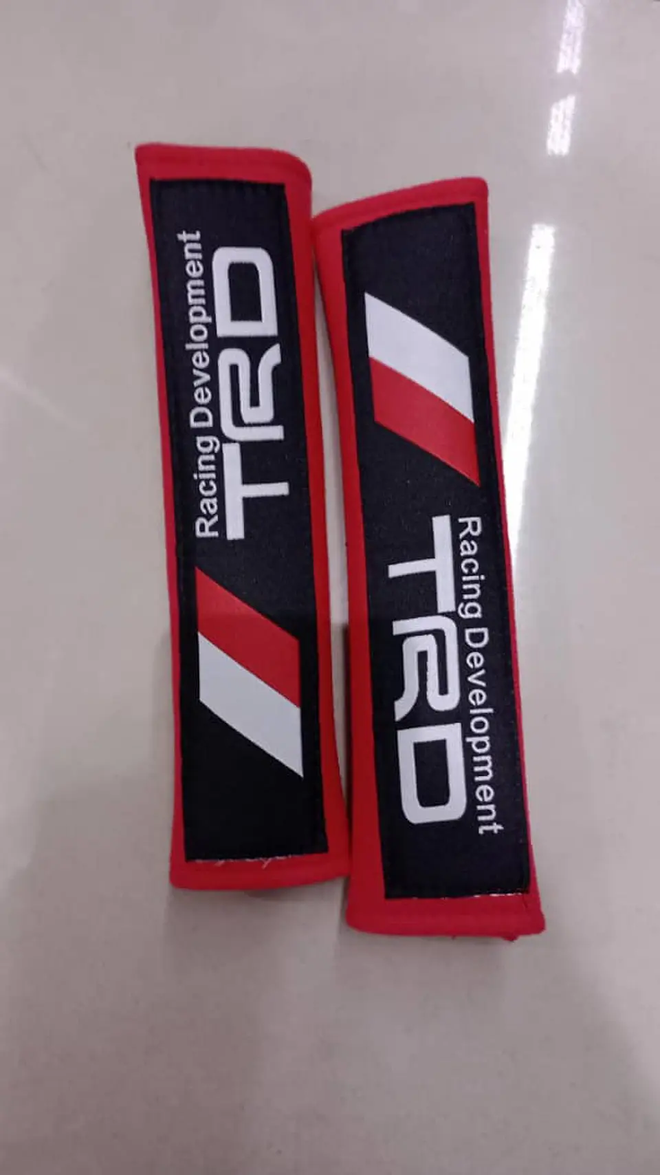 Cubre cinturón de seguridad, almohadillas bordadas TRD - Rojo 13