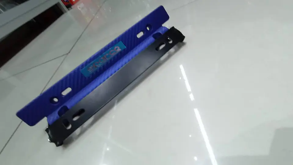 Porta placa patente fibra de carbono - azul sparco 12
