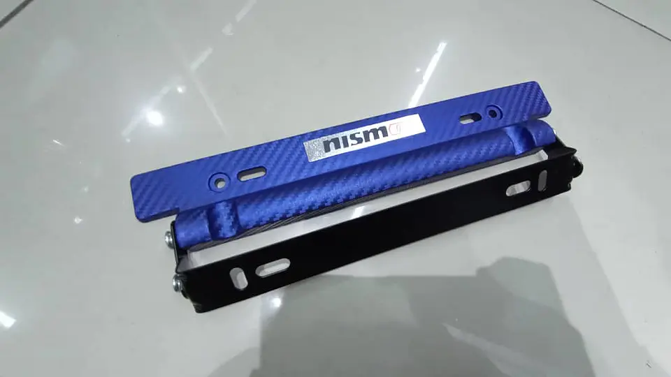 Porta placa patente fibra de carbono - azul nismo 6