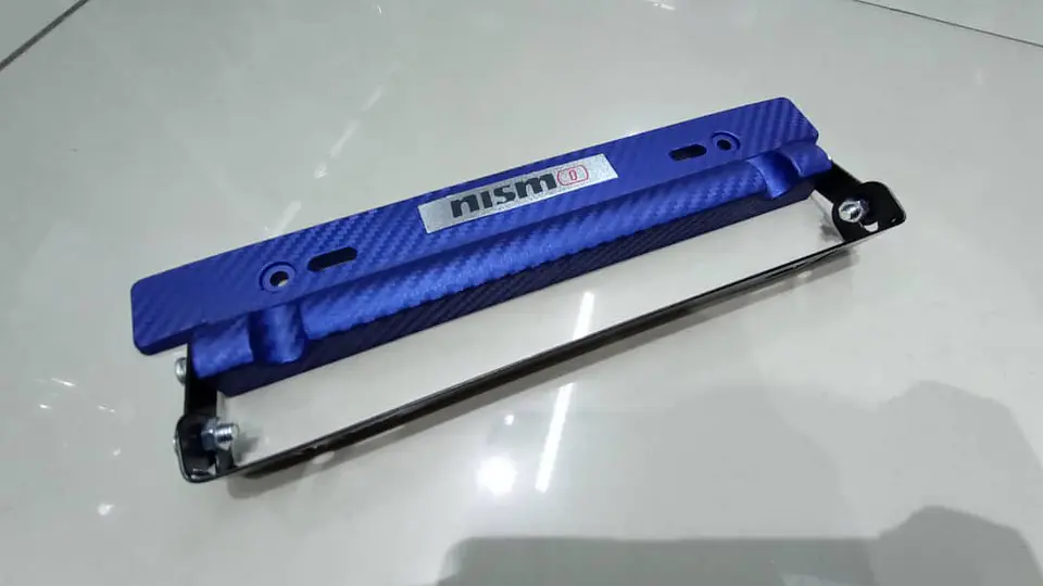 Porta placa patente fibra de carbono - azul nismo 7