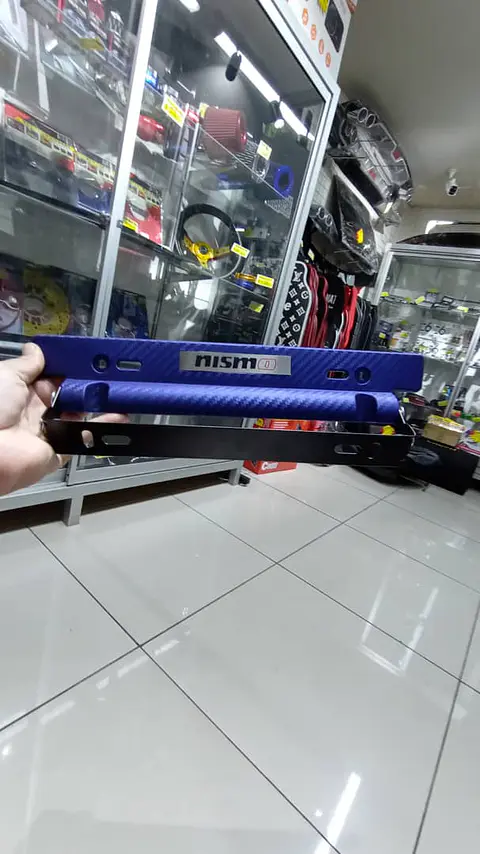 Porta placa patente fibra de carbono - azul nismo