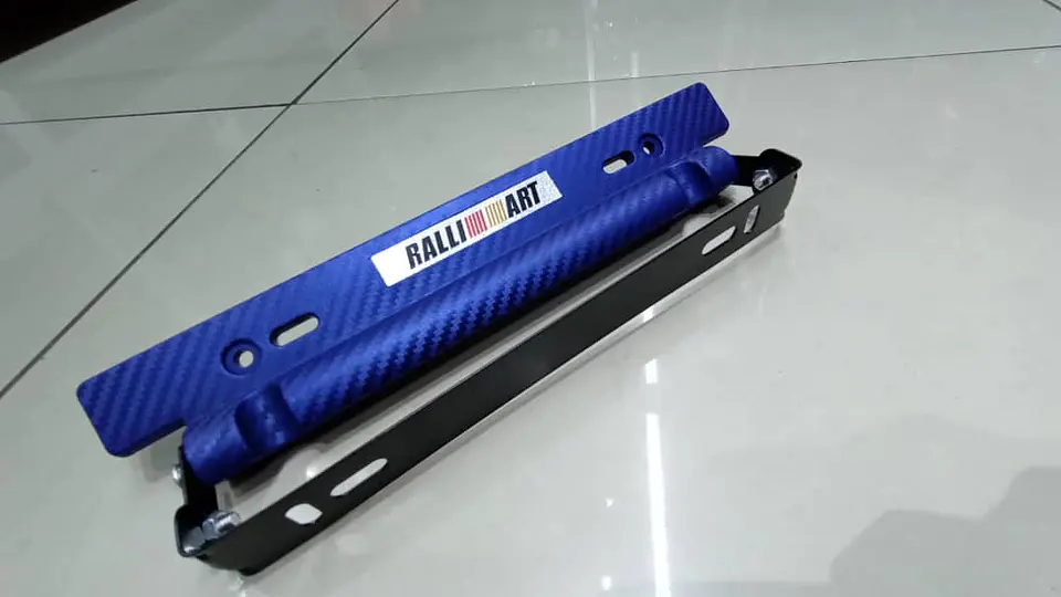 Porta placa patente fibra de carbono - azul marca ralli art 2