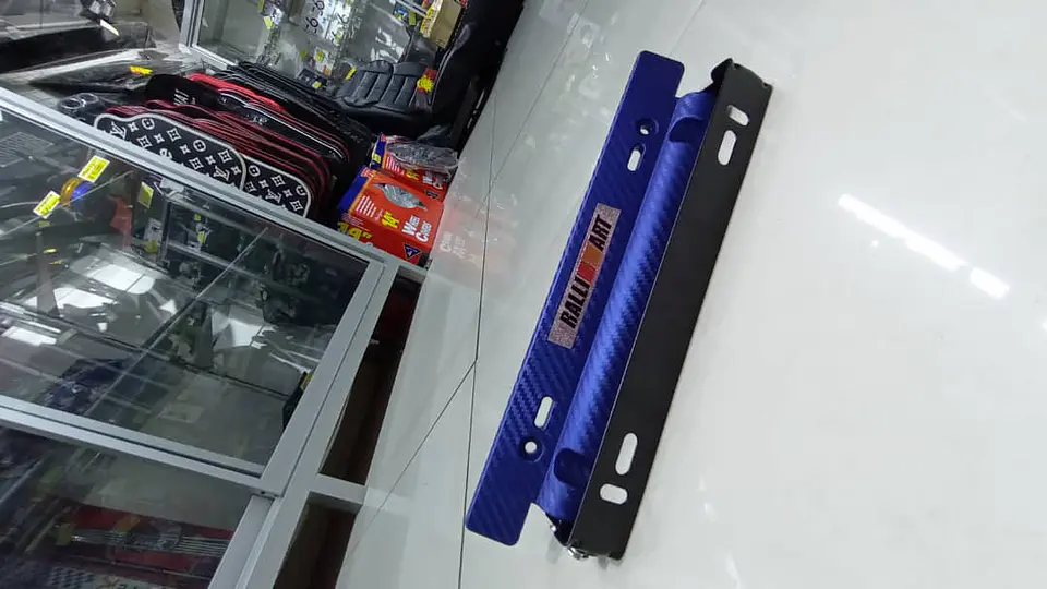 Porta placa patente fibra de carbono - azul marca ralli art 4