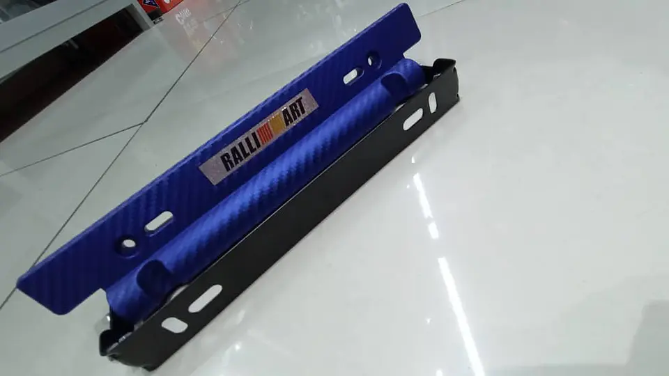 Porta placa patente fibra de carbono - azul marca ralli art 6