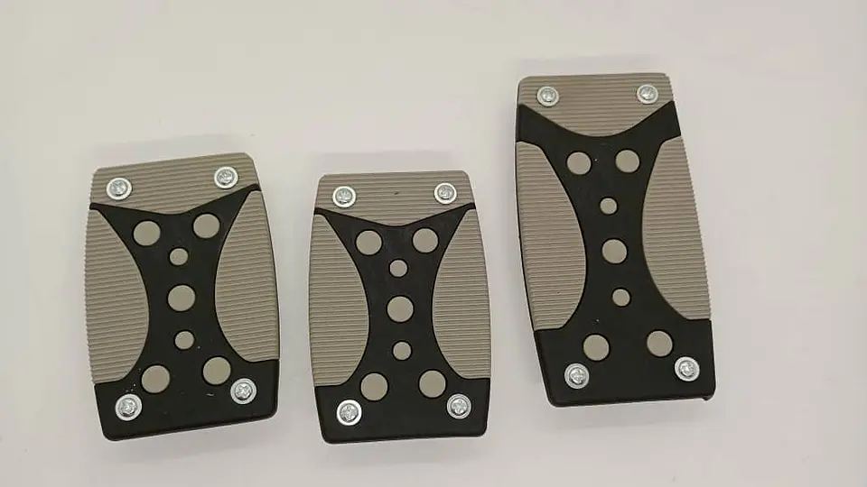 Set cubre pedales de auto, 3pzs aluminio/goma - Negro/Gris 9