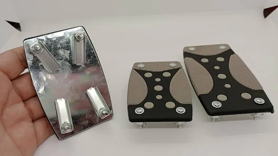 Set cubre pedales de auto, 3pzs aluminio/goma - Negro/Gris 4
