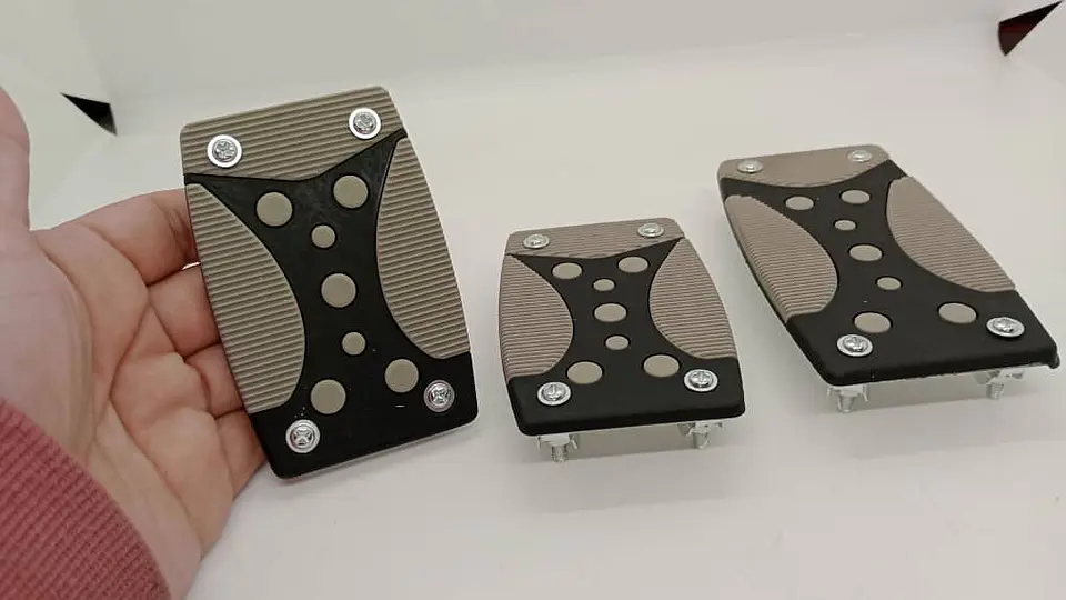 Set cubre pedales de auto, 3pzs aluminio/goma - Negro/Gris 10