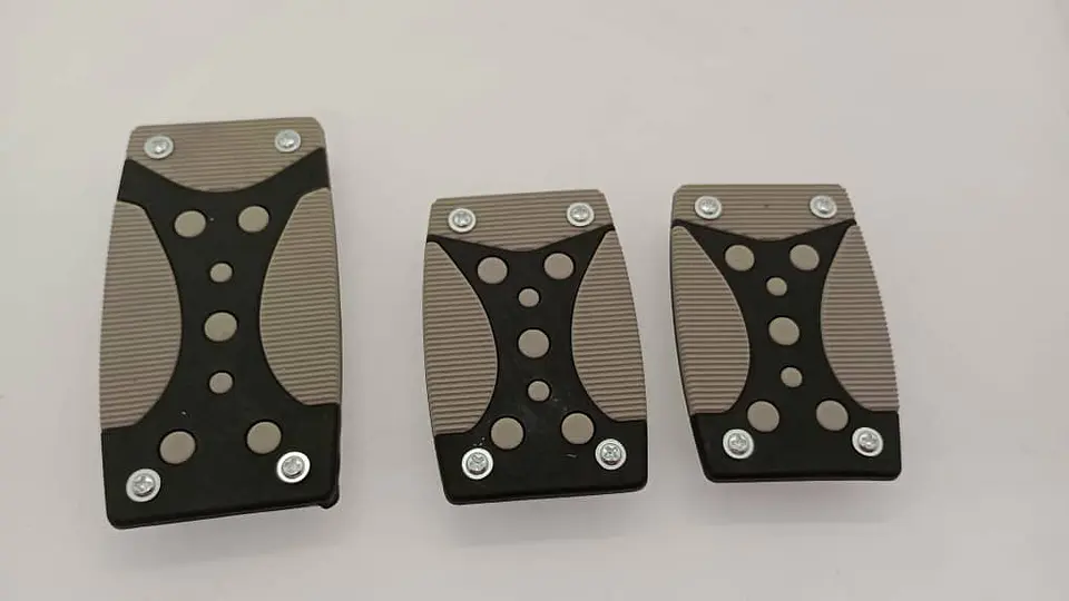 Set cubre pedales de auto, 3pzs aluminio/goma - Negro/Gris 12