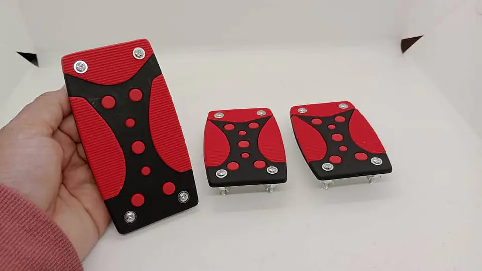 Set cubre pedales de auto, 3pzs aluminio/goma - Negro/Rojo 13