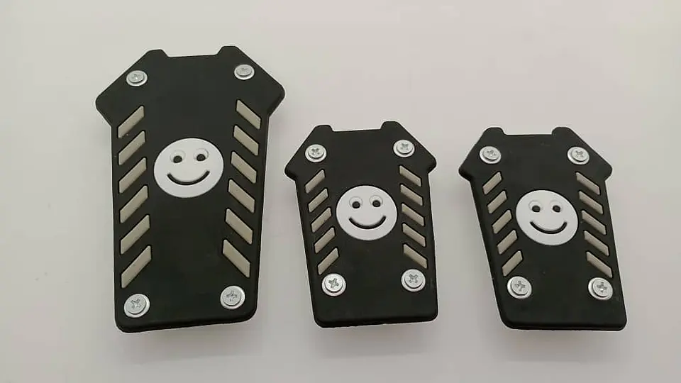 Set cubre pedales carita feliz, 3pzs - Negro/Gris 8