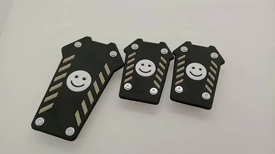 Set cubre pedales carita feliz, 3pzs - Negro/Gris 9