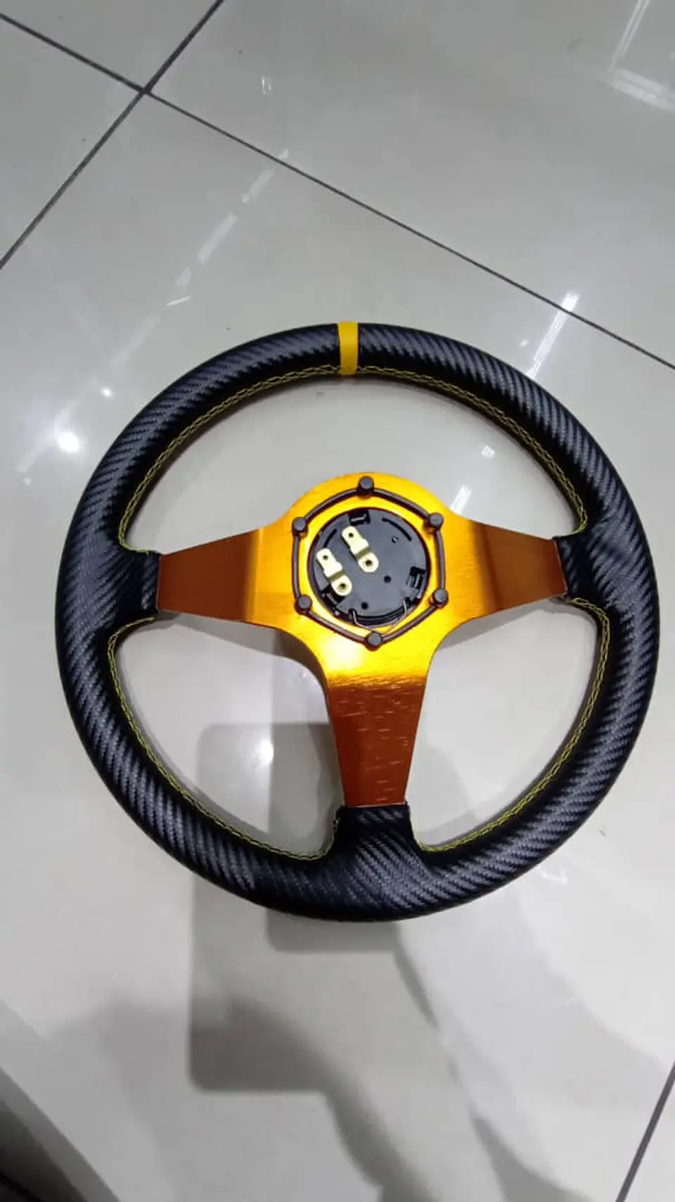 Volante deportivo universal Sparco 35cm liso - línea amarilla 4