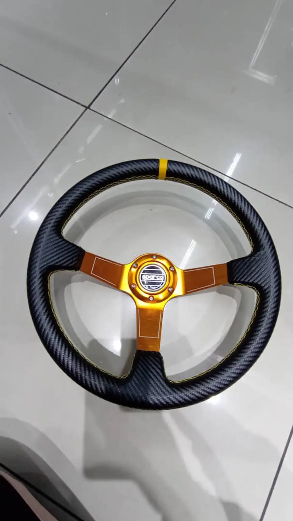 Volante deportivo universal Sparco 35cm liso - línea amarilla 8