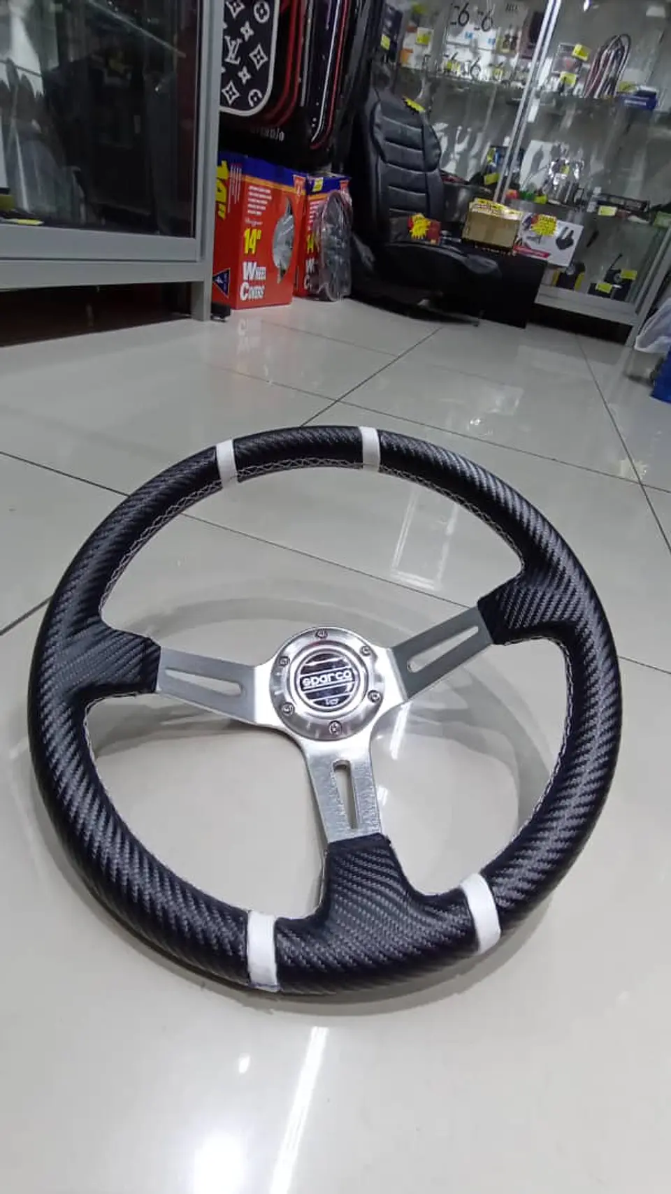 Volante deportivo universal Sparco 35cm - Centro Plata, línea Blanca 2