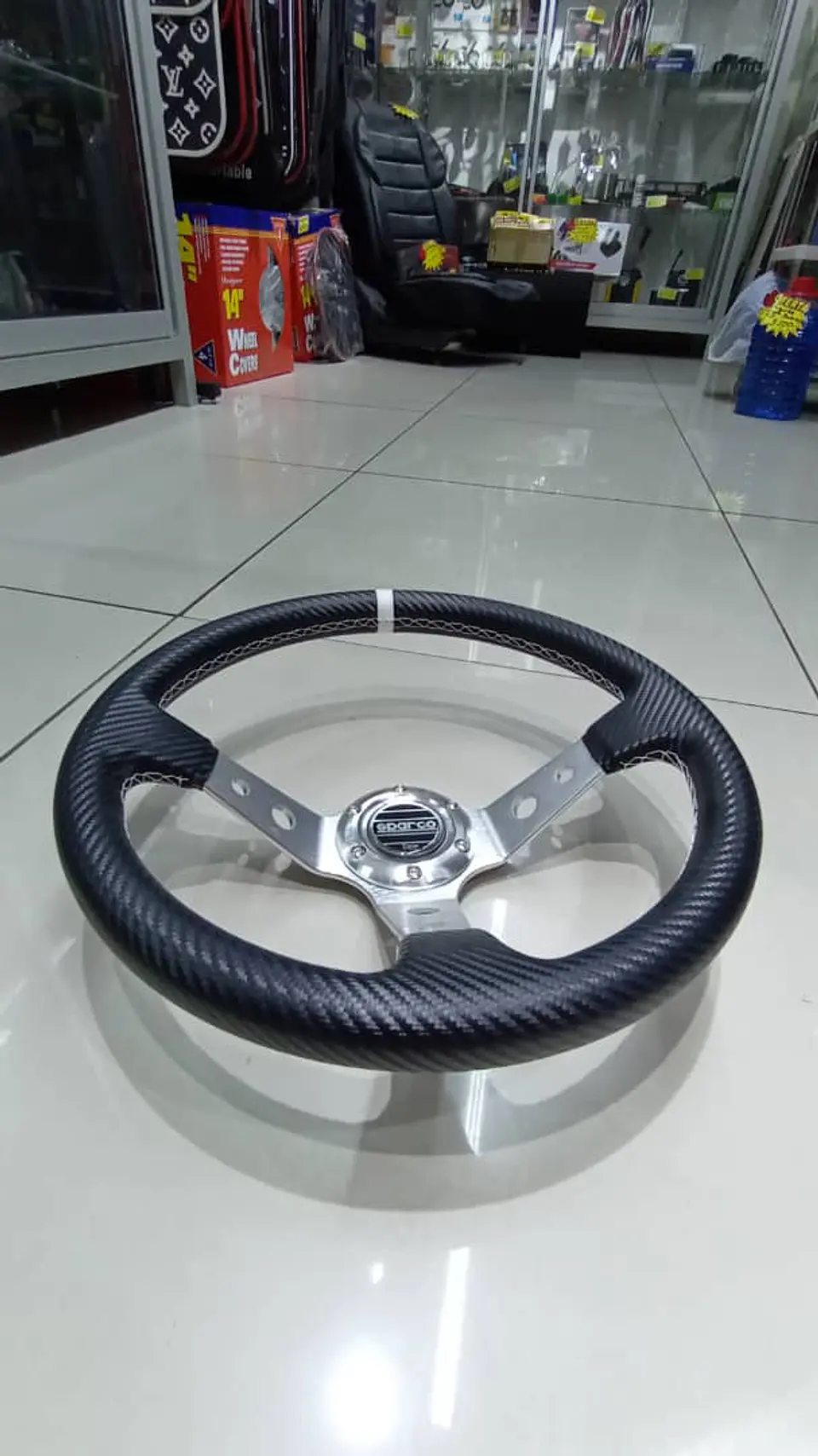 Volante deportivo Sparco 35cm (agujeros) - Centro Plata, línea Blanca 10