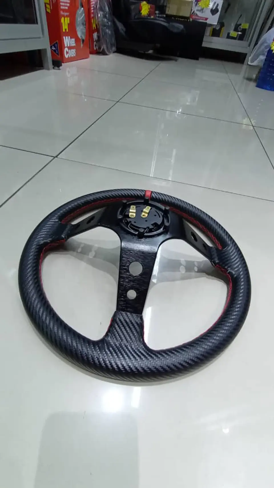 Volante deportivo Sparco 35cm (agujeros) - Centro Negro, línea Roja 2