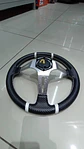 Volante deportivo universal Momo 35cm - Centro Plata, línea Blanca - Miniatura 6