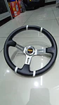Volante deportivo universal Momo 35cm - Centro Plata, línea Blanca - Miniatura 5