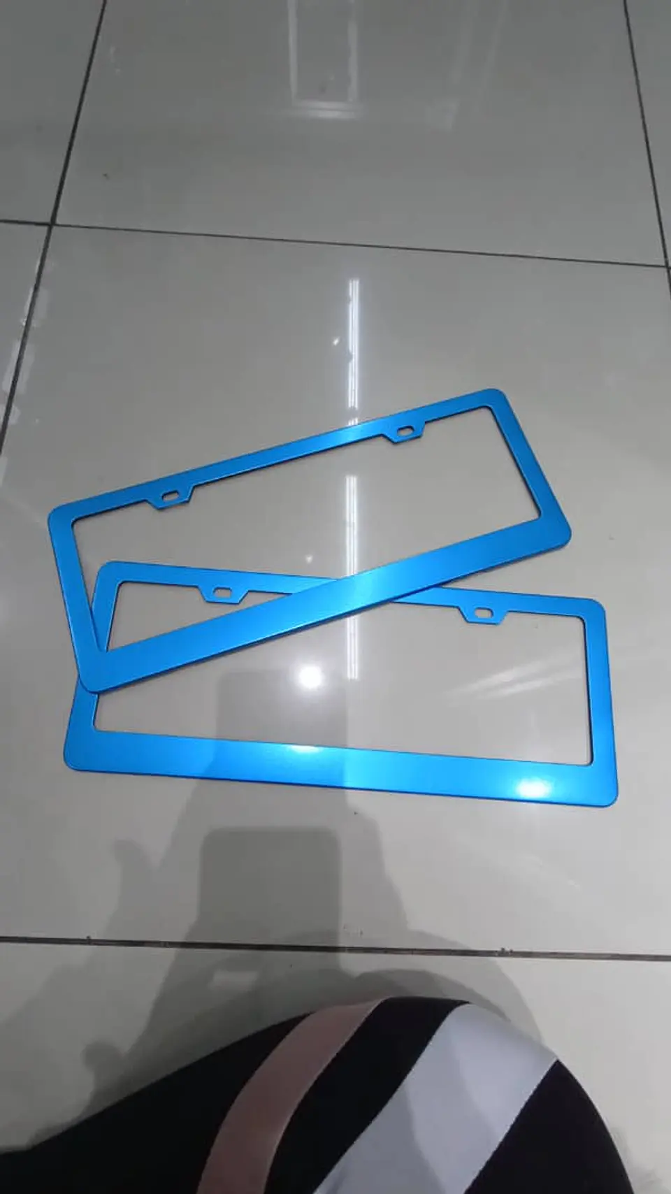 Par porta patentes/marco matrícula aluminio - Azul 10