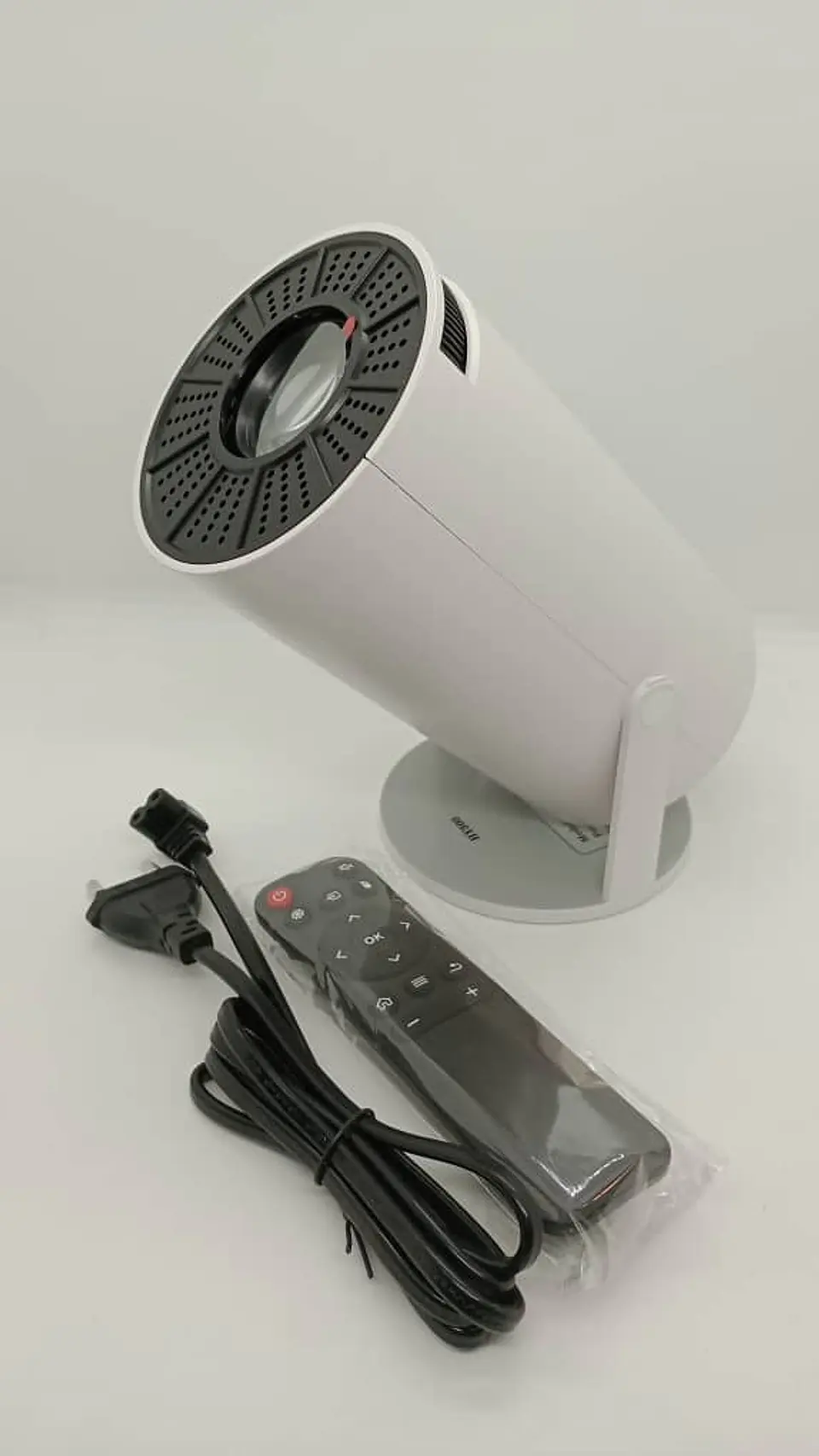 Liquidacion Proyector portátil 4K Cine en casa HY300 Android, altavoz 2