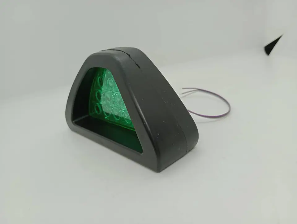 Tercera luz freno F1 strobo triangular 12 LED - Verde 4